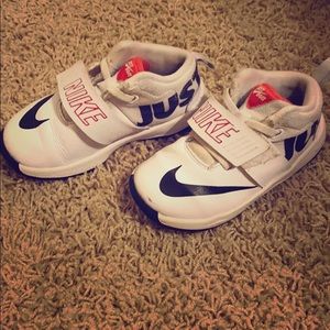 Boys Nike’s Size 9.5